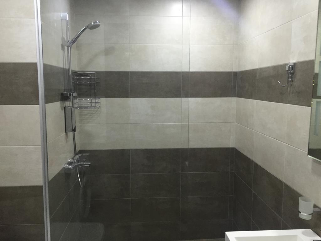 Sea Towers 2 Room Apartment Batumi Exterior photo